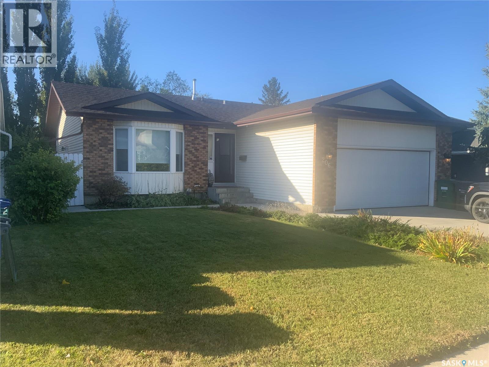 206 Perehudoff Ct, Saskatoon, SK S7N 4H1