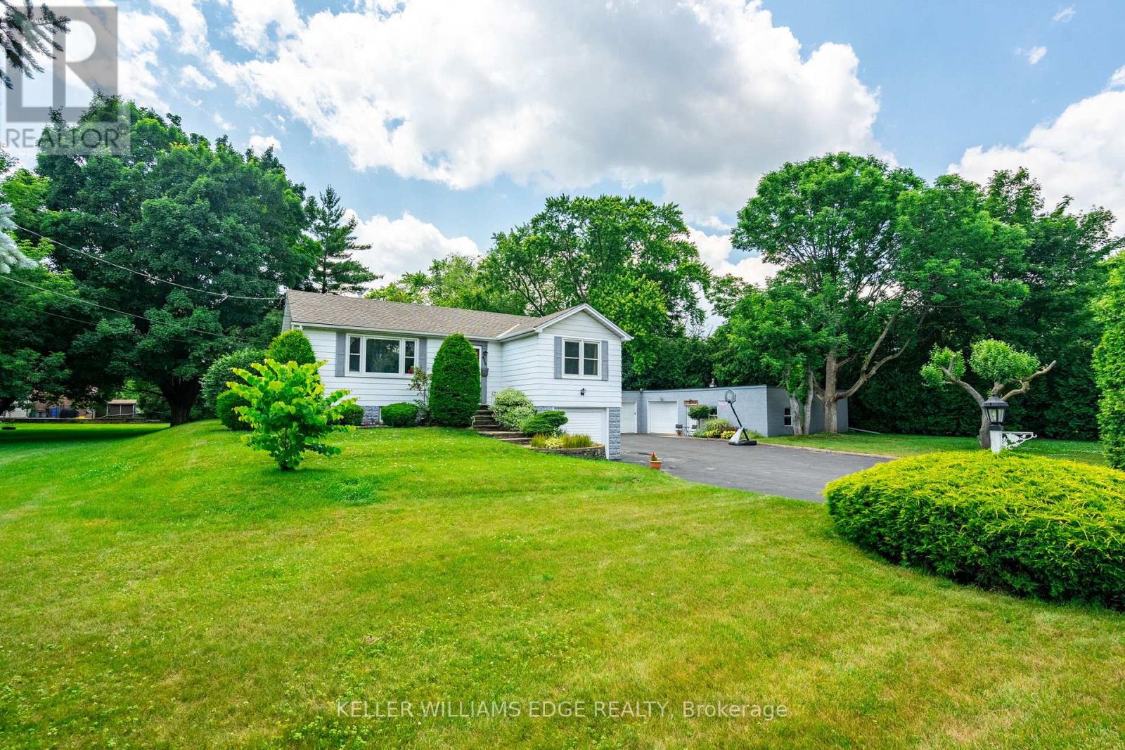 458 Elwood Rd, Burlington, ON L7N 3C7