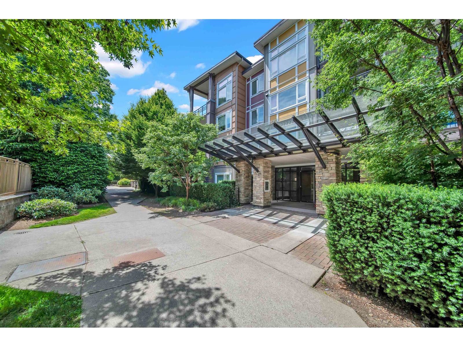 13740 75a Avenue Unit 414, Surrey, BC V3W 0E8