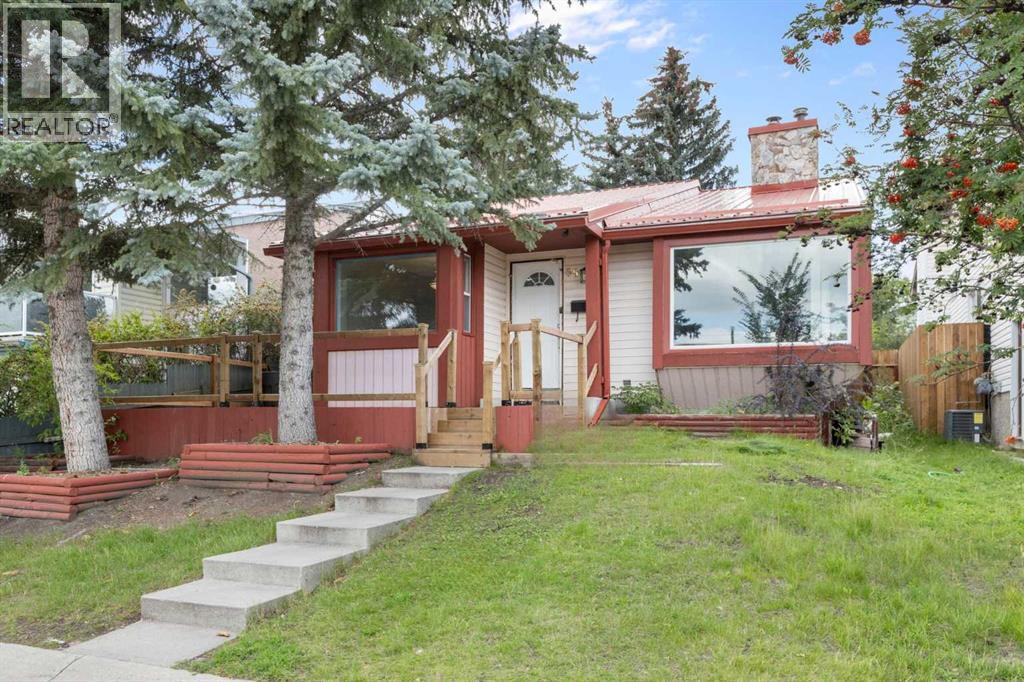 55 Strathcona Close, Calgary, AB T3H 1L2