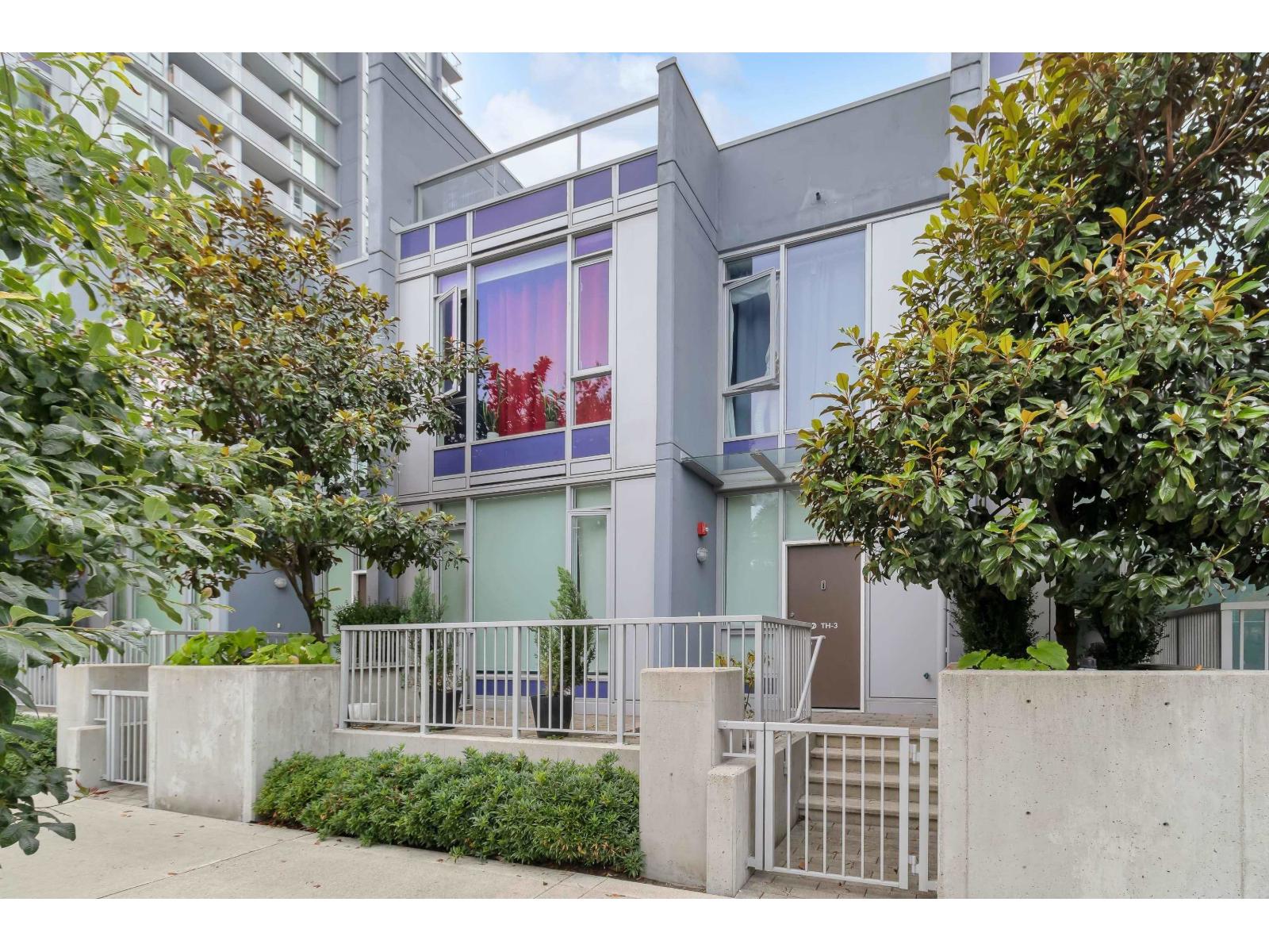 13720 100 Avenue, Surrey, BC V3T 0L5