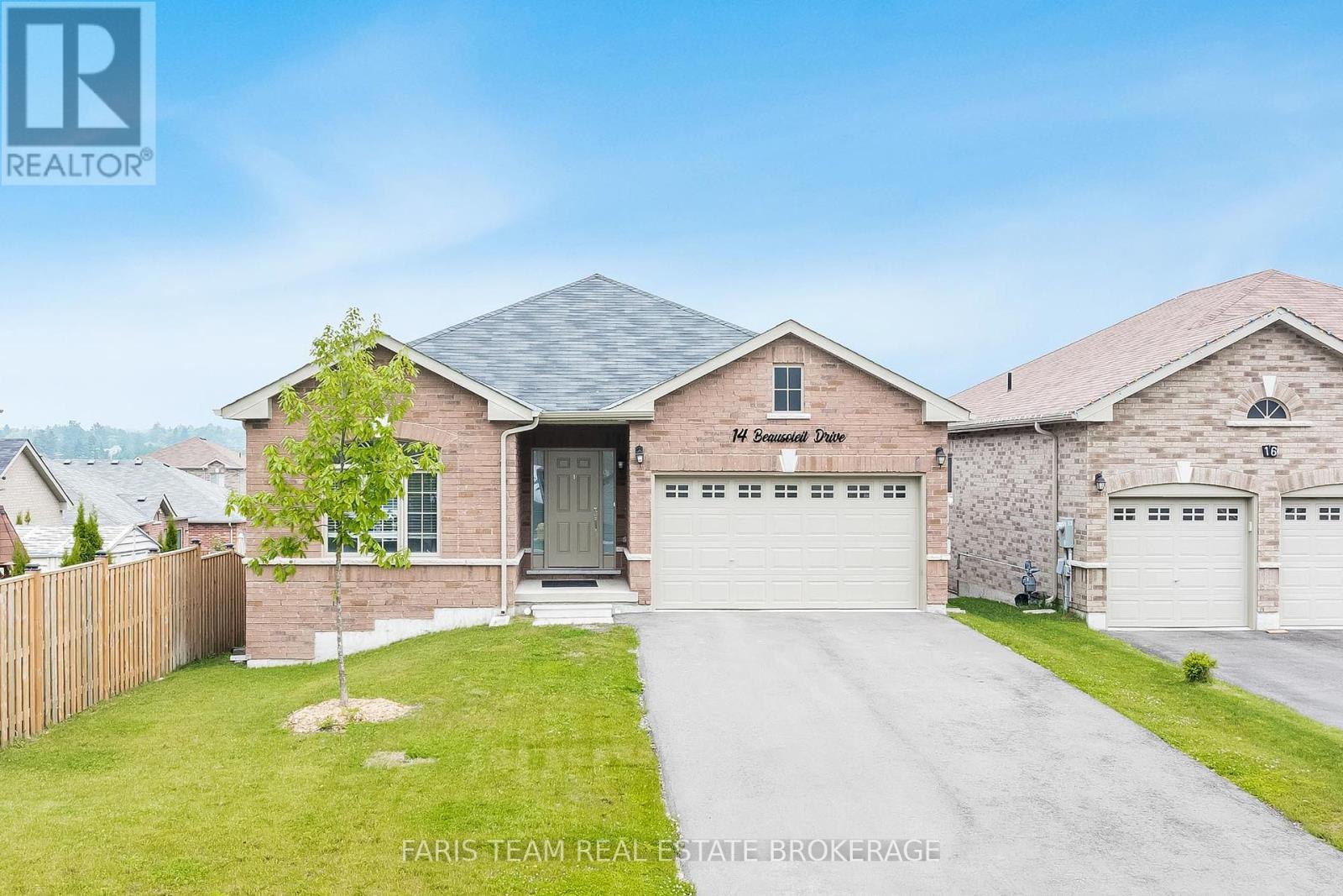 14 Beausoleil Dr, Penetanguishene, ON L9M 0V8