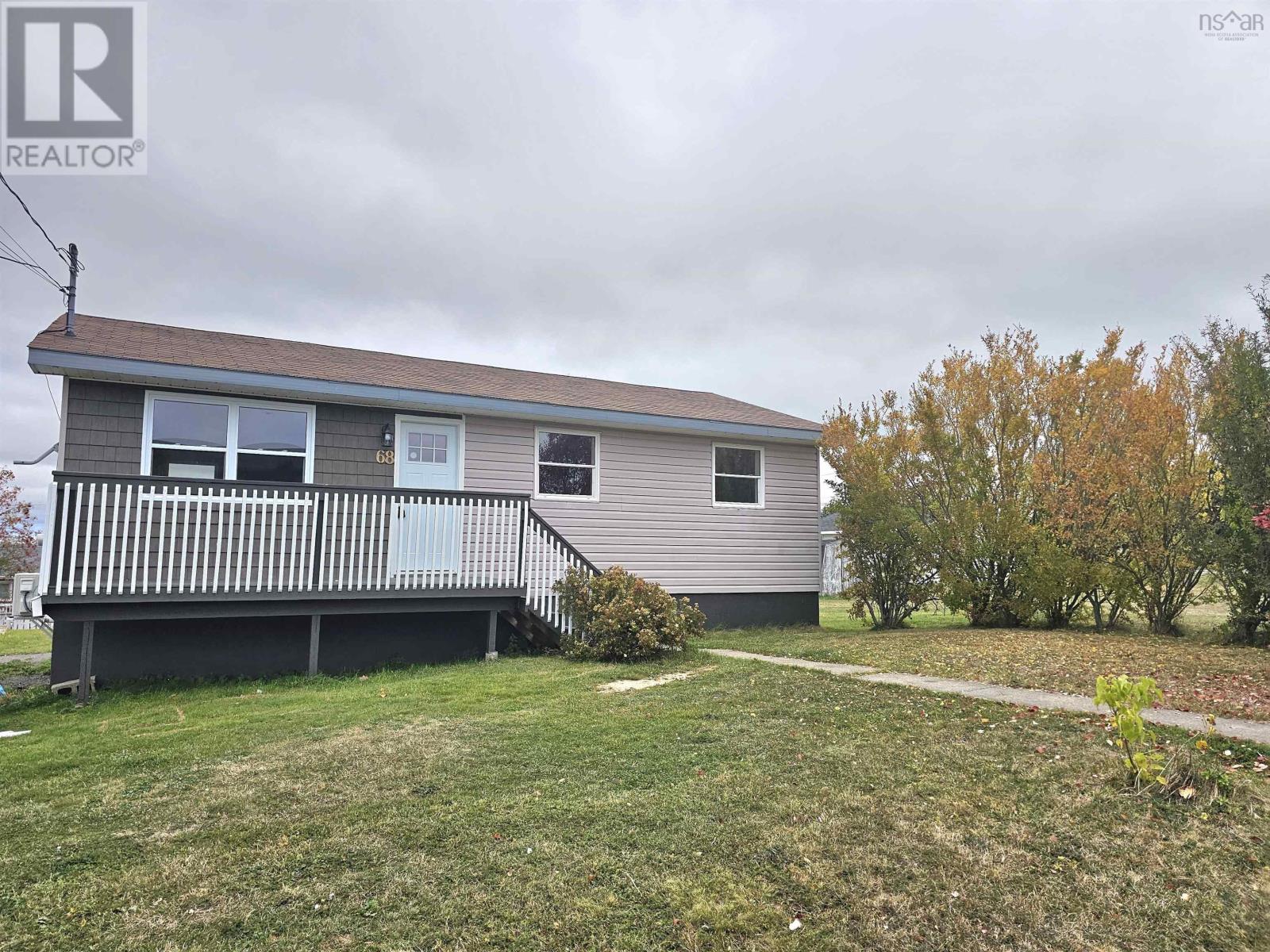 68 Macdonald Cres, Sydney Mines, NS B1Y 3H5