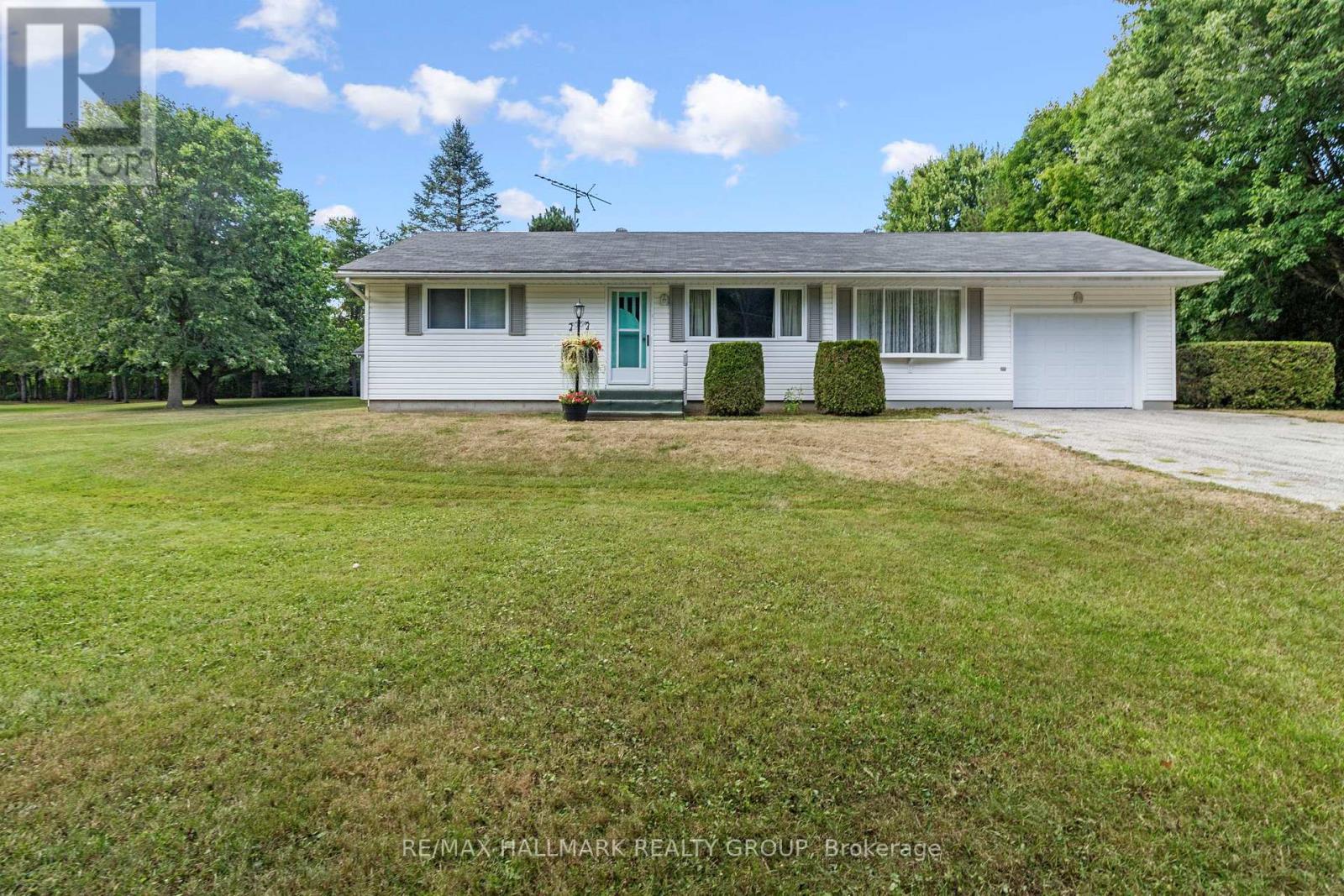 5542 Algonquin Rd, Augusta, ON K0E 1T0