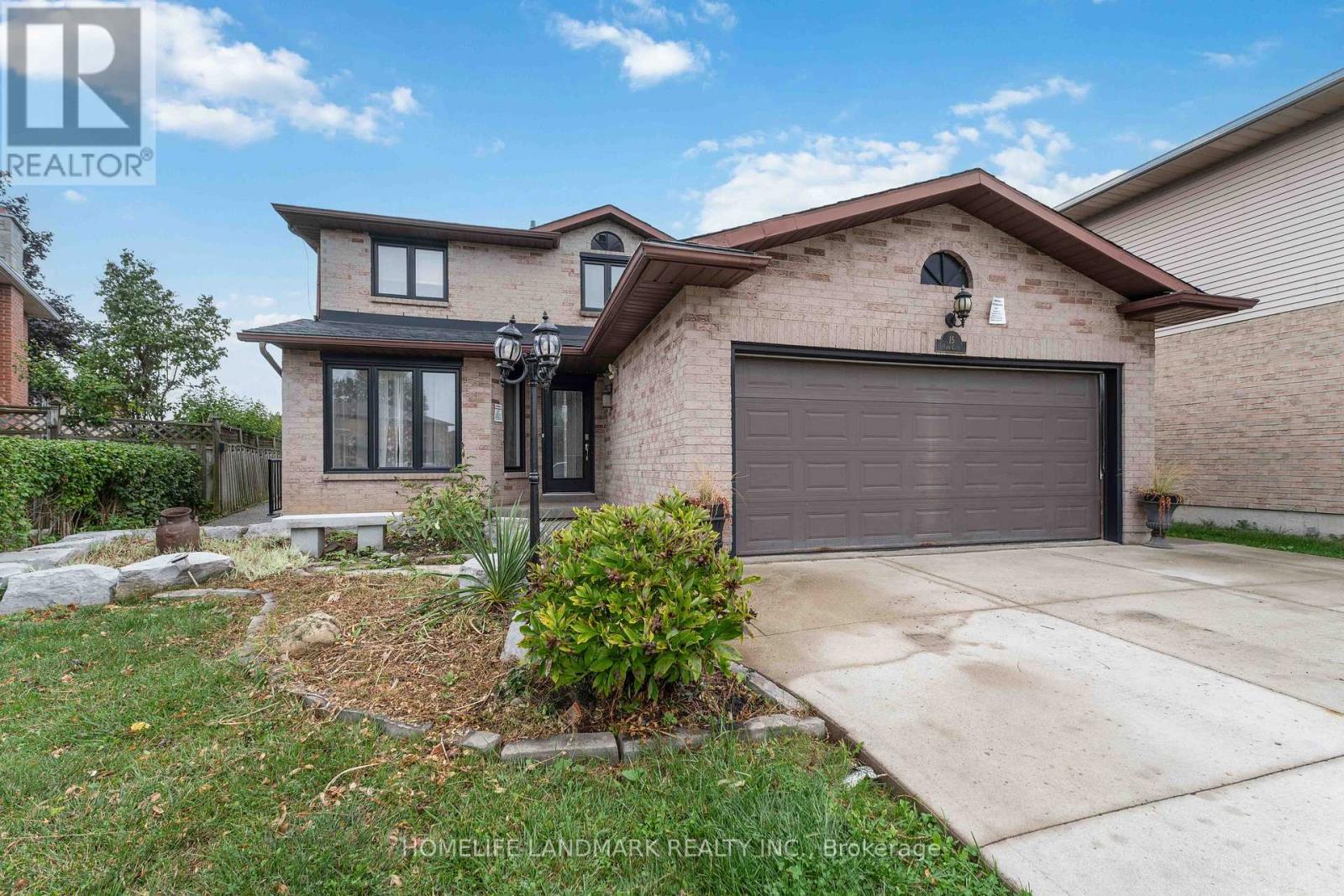 15 Anita Ct, Hamilton, ON L8W 3A5