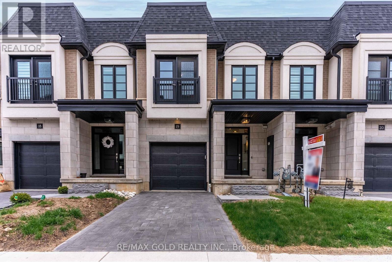 19 143 Elgin St N, Cambridge, ON N1R 0E1