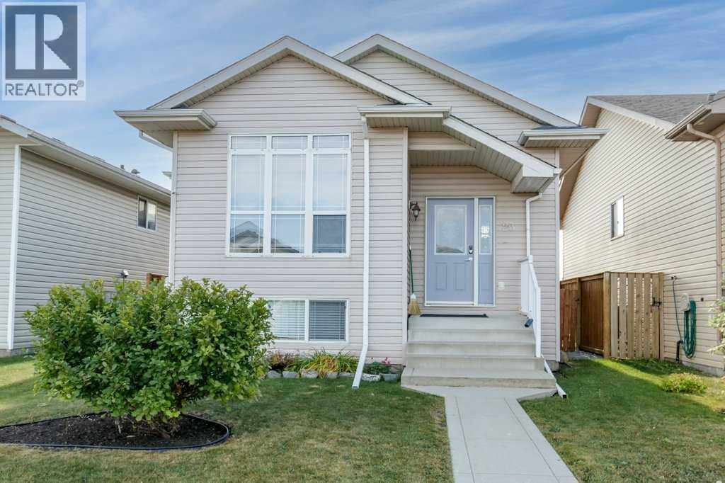 23 Hunter Rd, Sylvan Lake, AB T4S 2L6