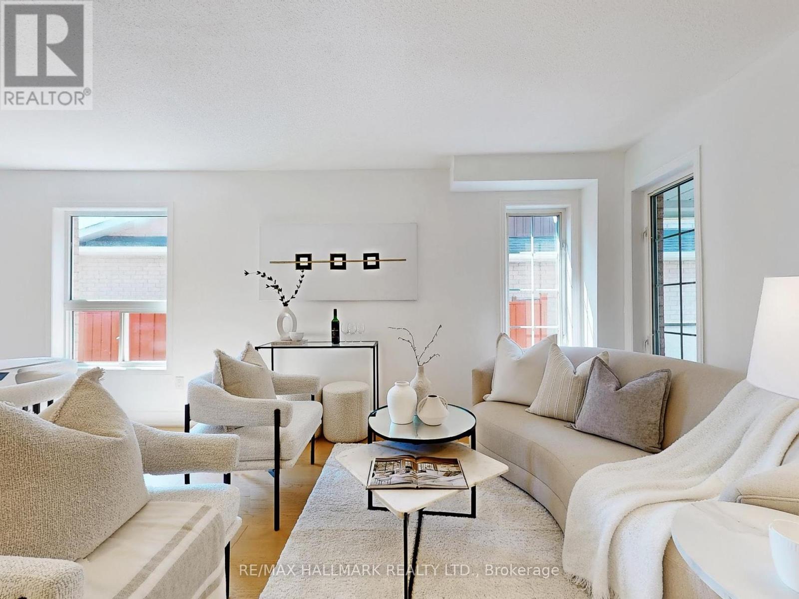 29 Burnaby Dr, Georgina, ON L4P 3Z1