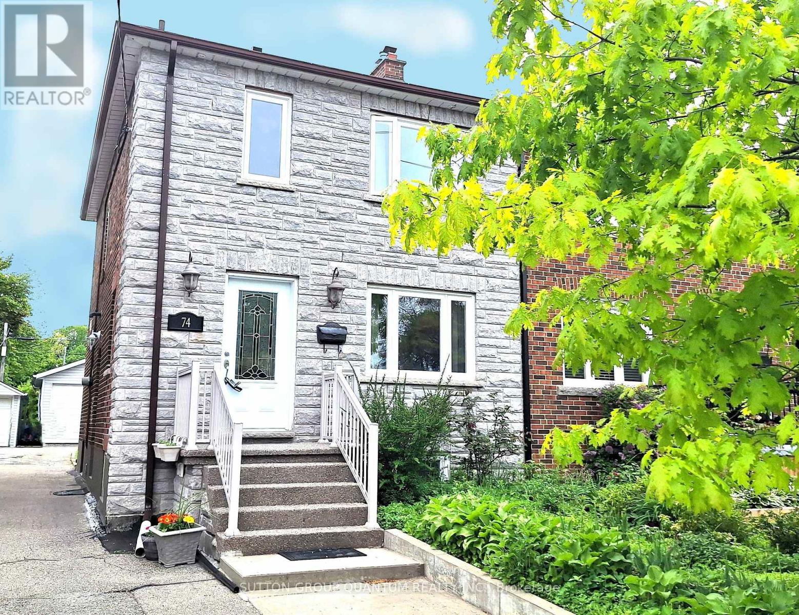 74 Cliff St, Toronto Rockcliffe-smythe, ON M6N 4M1