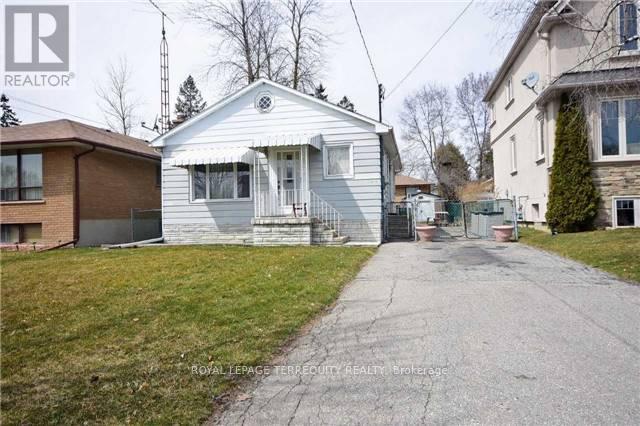 879 Sixth St, Mississauga, ON L5E 1N5