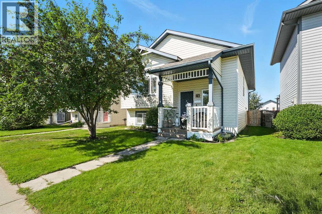 28 Lanterman Close, Red Deer, AB T4R 3K3