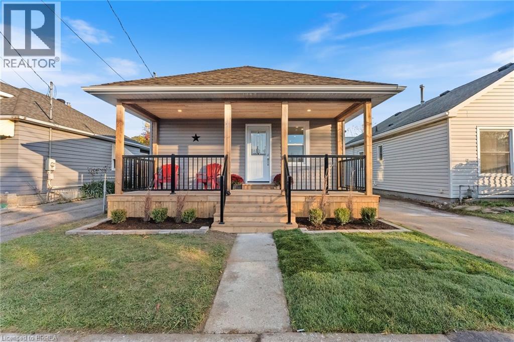 25 Dundee St, Brantford, ON N3R 4M2