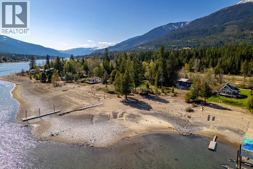 8902 Beach St, Nelson, BC V1L 6R5