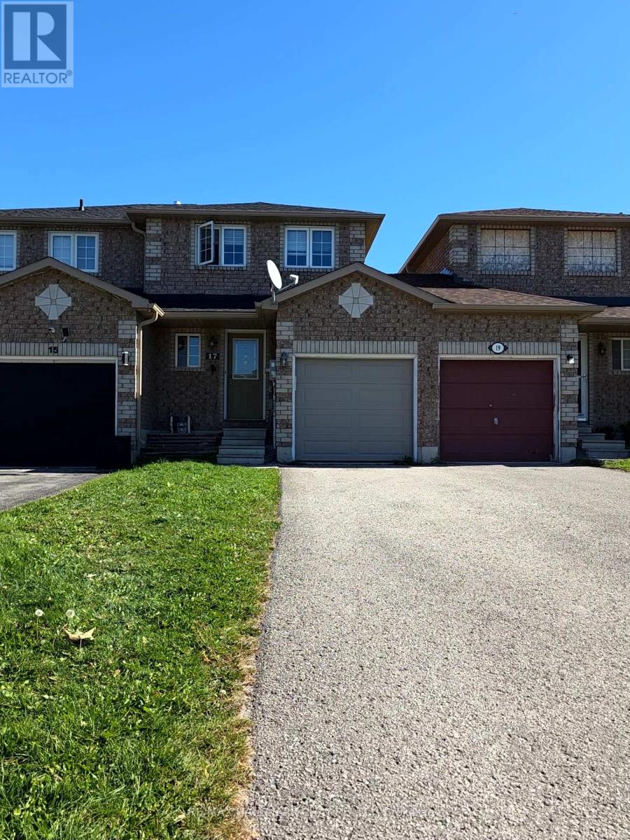 17 Majesty Blvd, Barrie, ON L4M 7K3