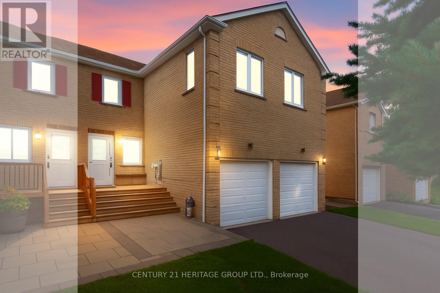 112 Sandfield Dr, Aurora, ON L4G 6T3