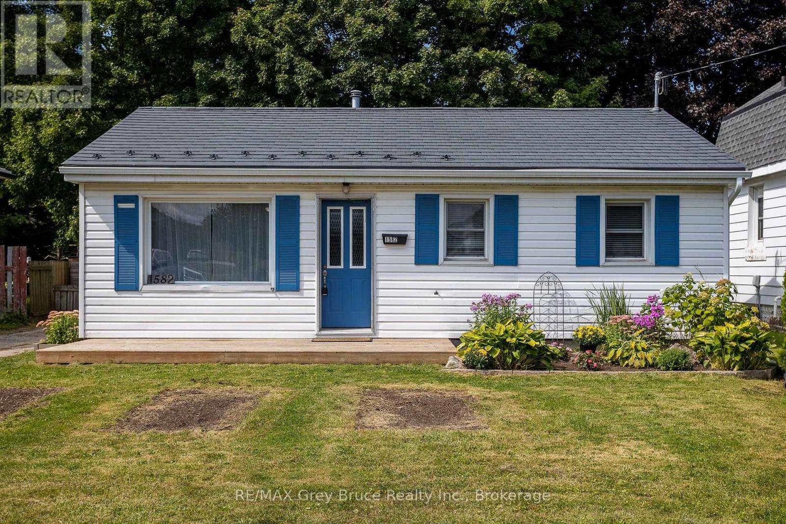 1582 9th Avenue East, Owen Sound, ON N4K 3G3