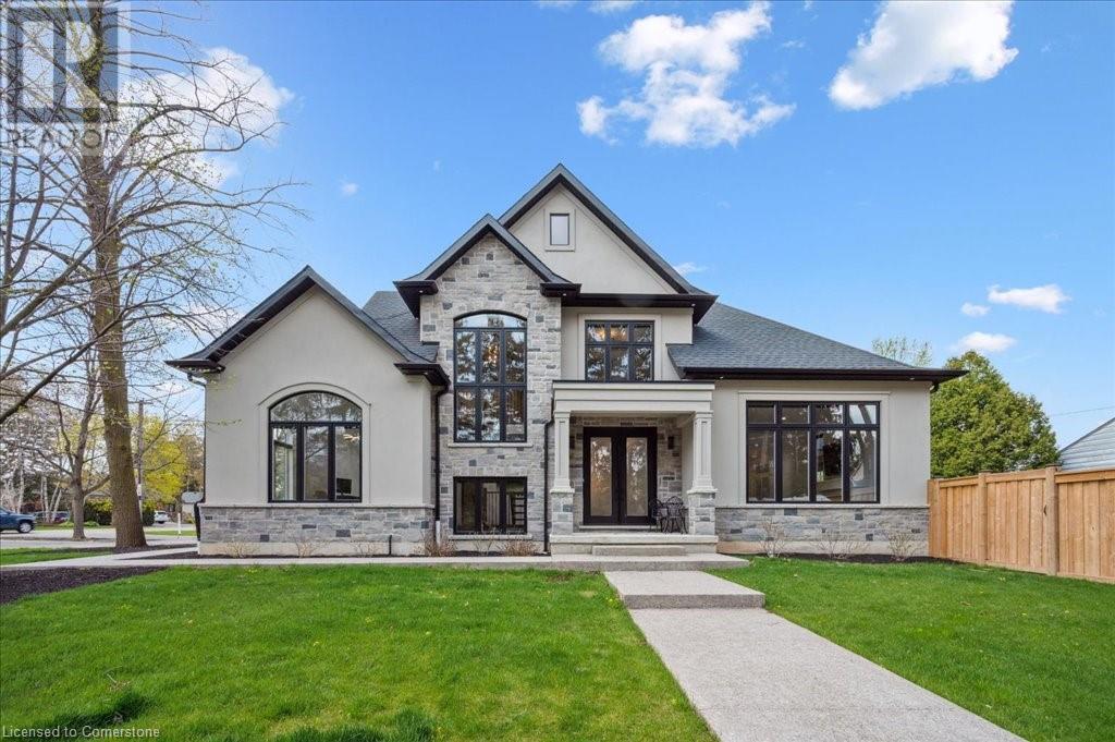817 King Rd, Burlington, ON L7T 3K8