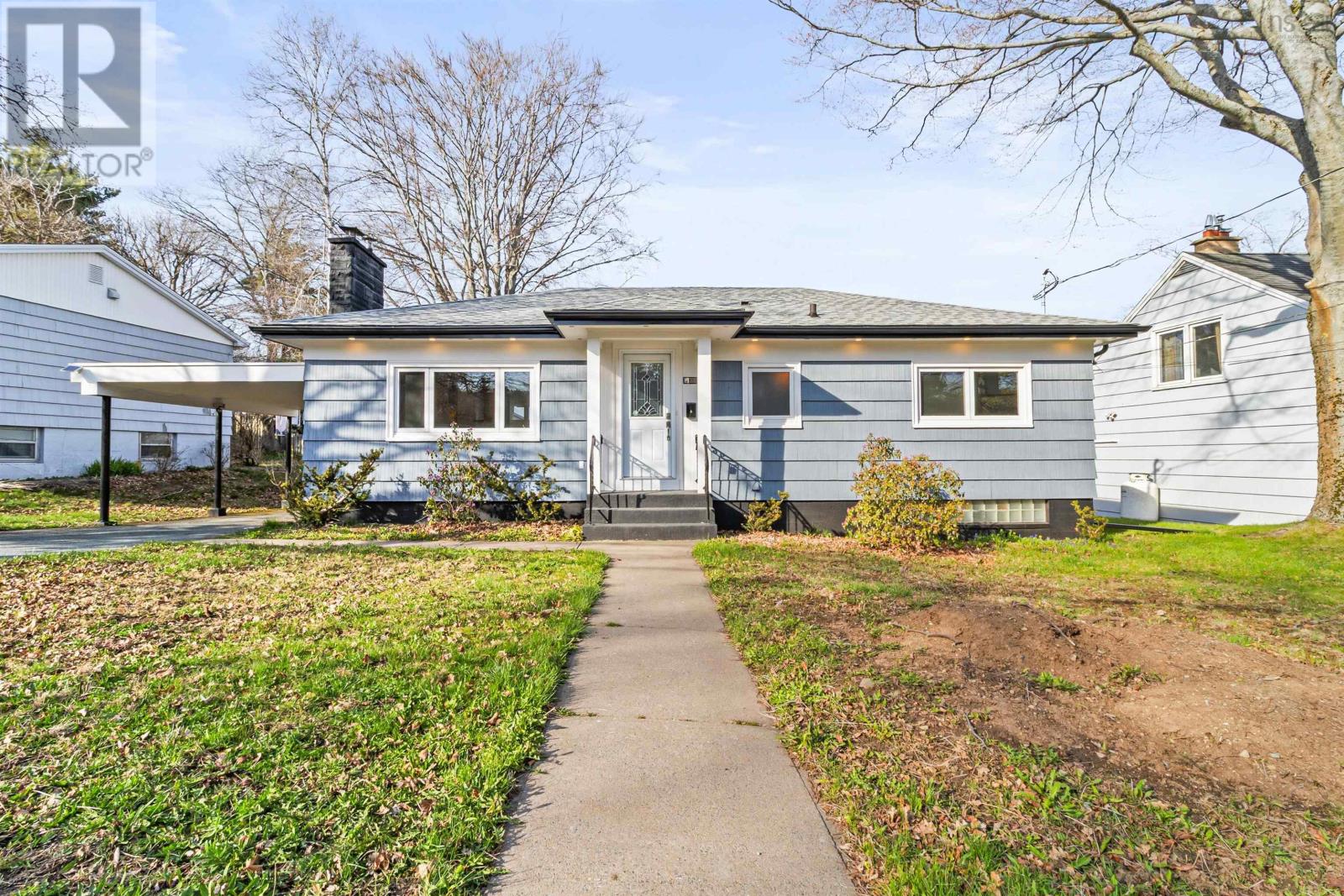 2935 Joseph Howe Dr, Halifax, NS B3L 4H1