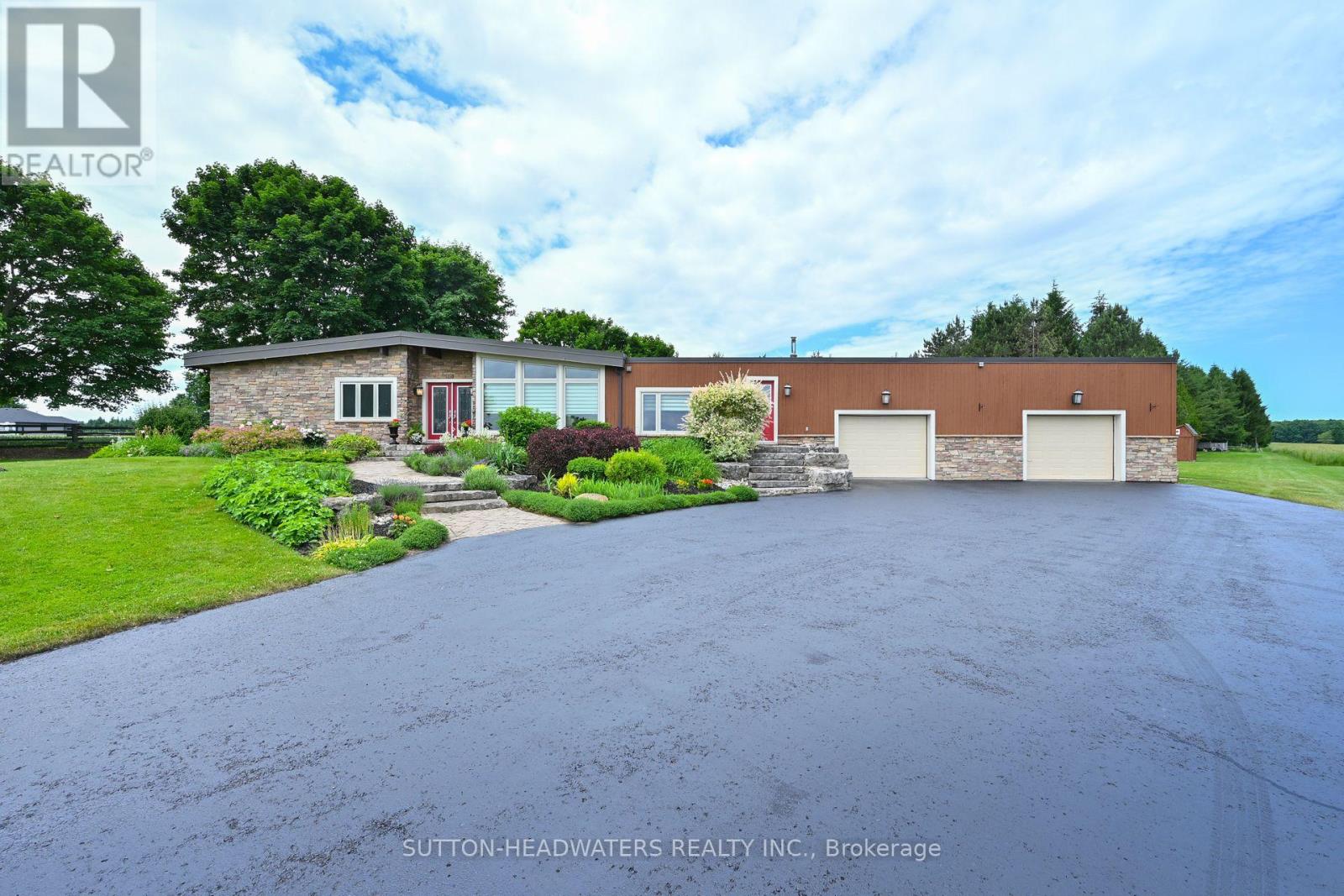 064349 County Rd 3, East Garafraxa, ON L9W 7J5