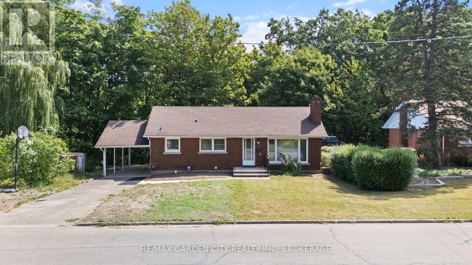 1 Caroline St, St. Catharines Glendaleglenridge, ON L2T 3E9