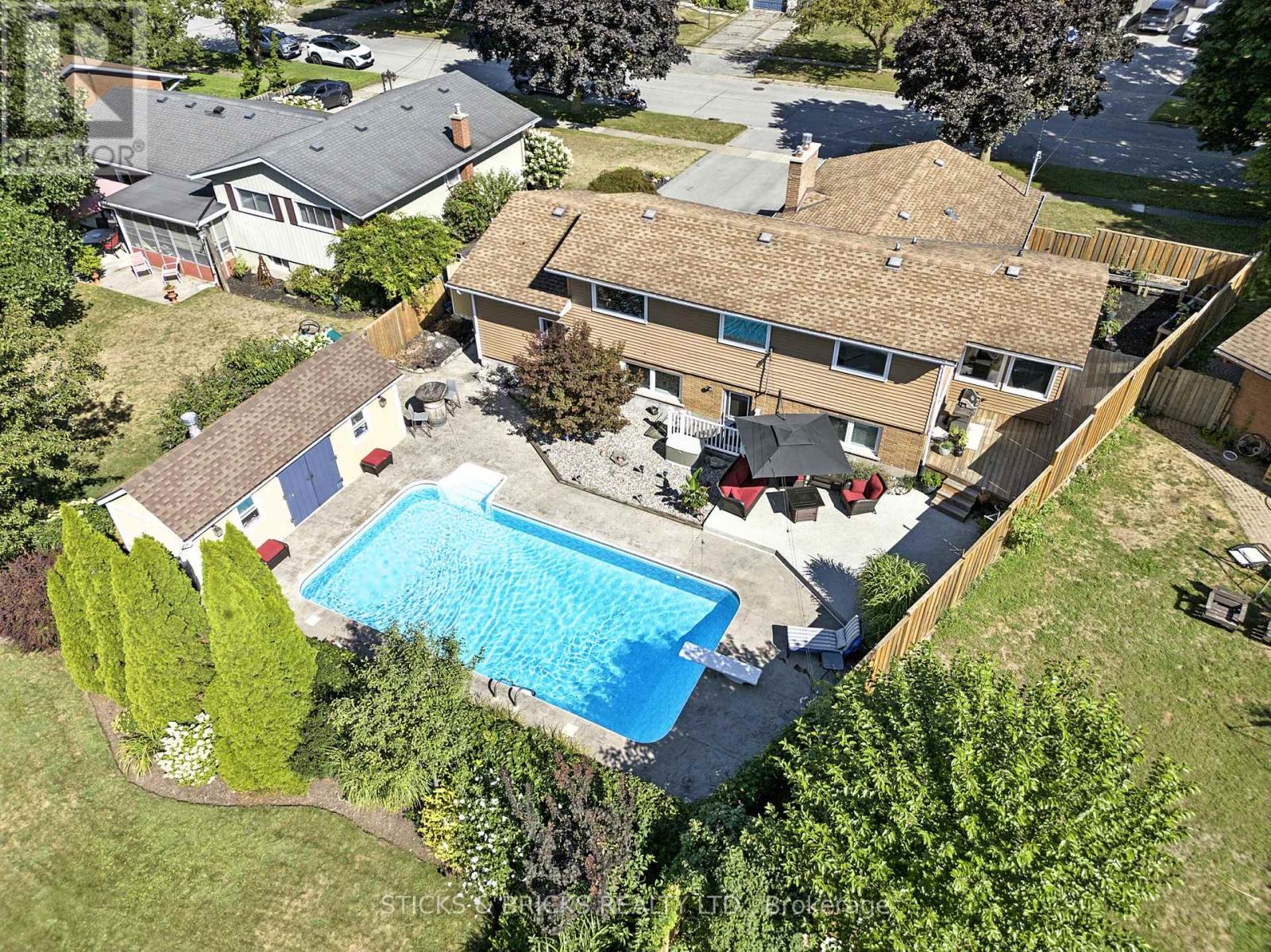 6750 Cherrygrove Rd, Niagara Falls, ON L2E 5M6