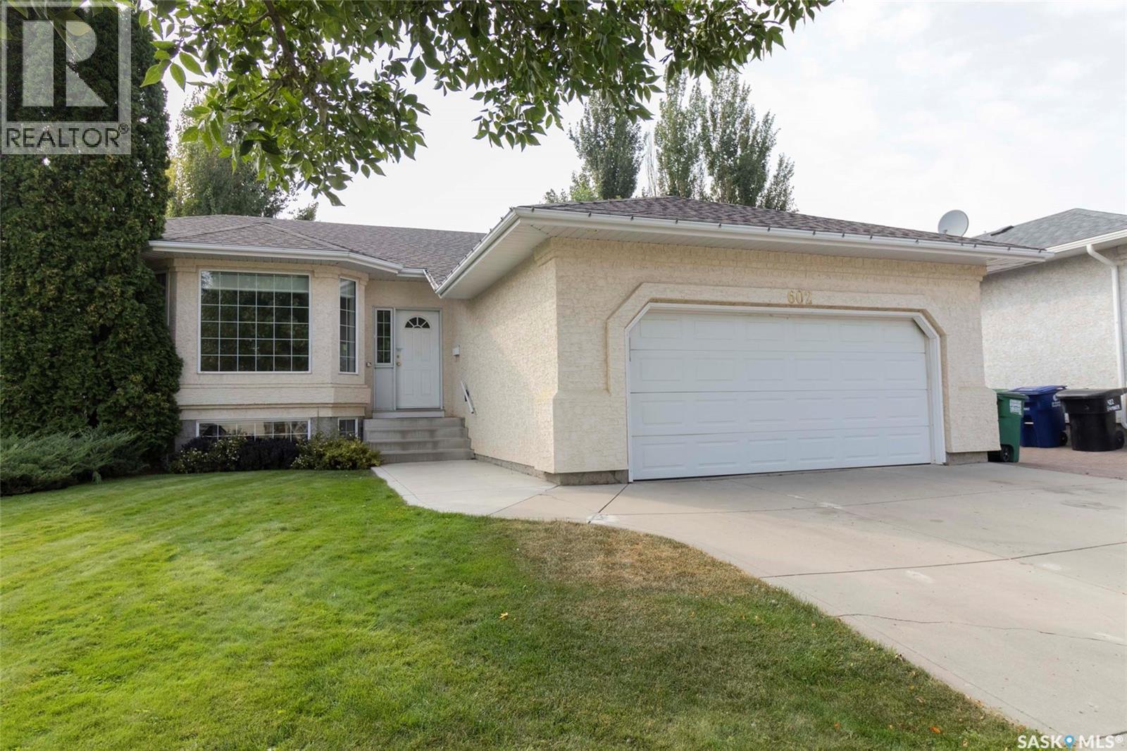 602 Sumner Ln, Saskatoon, SK S7L 7L9