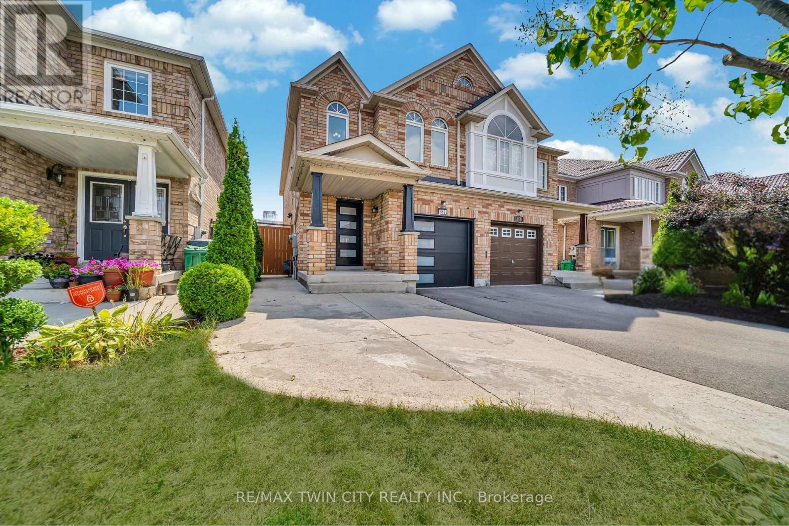 562 Orange Walk Cres, Mississauga Hurontario, ON L5R 0A3