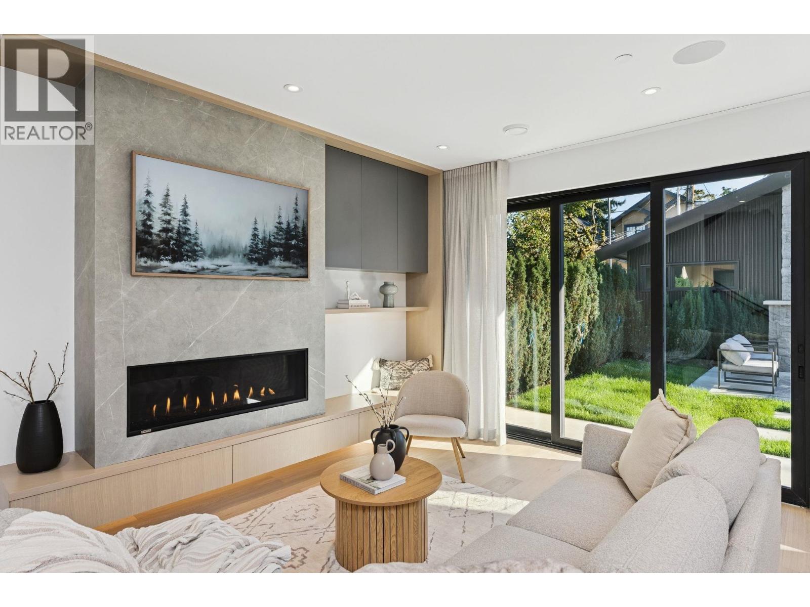 3036 W 14th Avenue Unit 2, Vancouver, BC V6K 2X8
