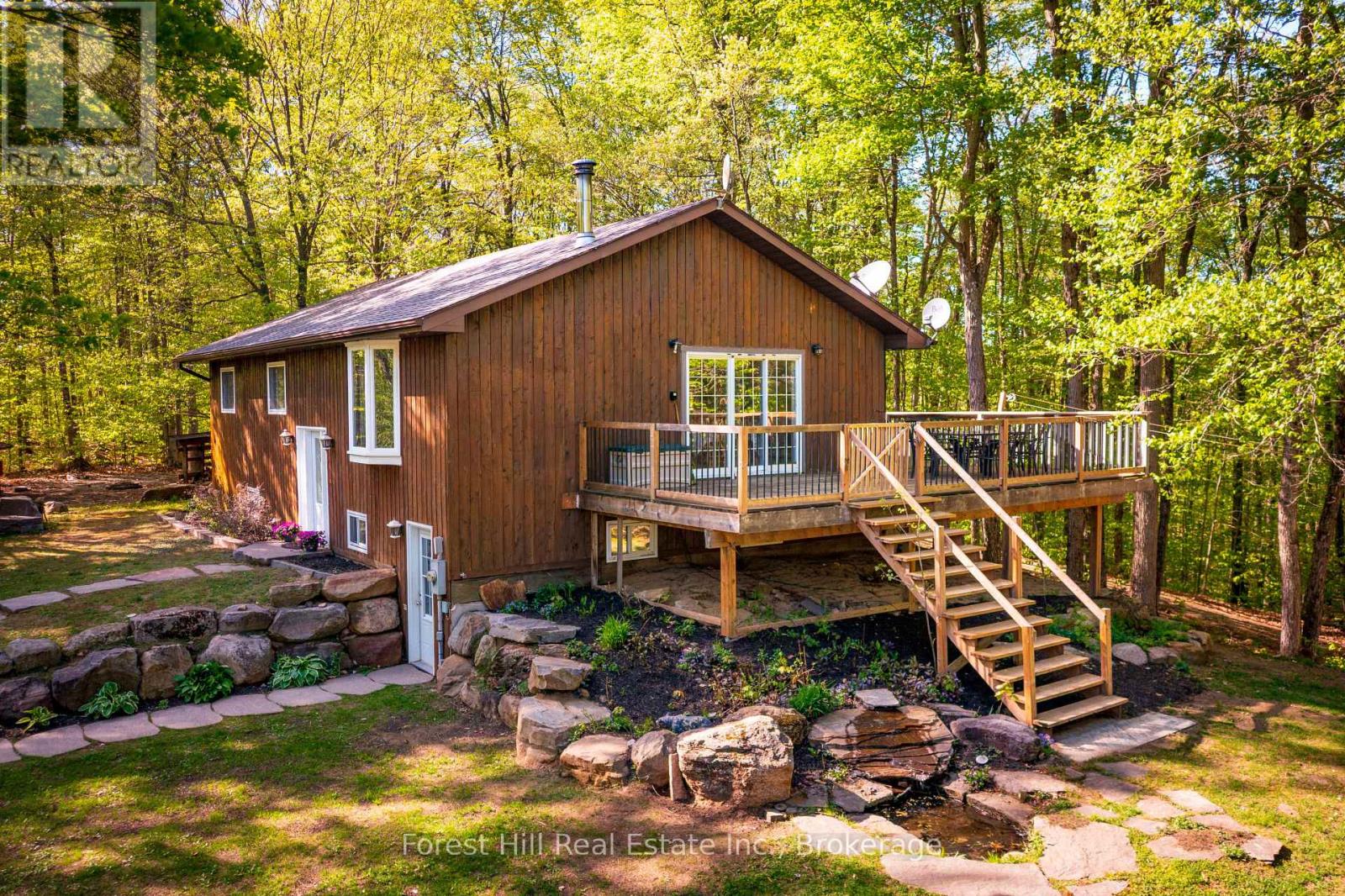 917 Portage Rd, Lake of Bays, ON P1H 2J6
