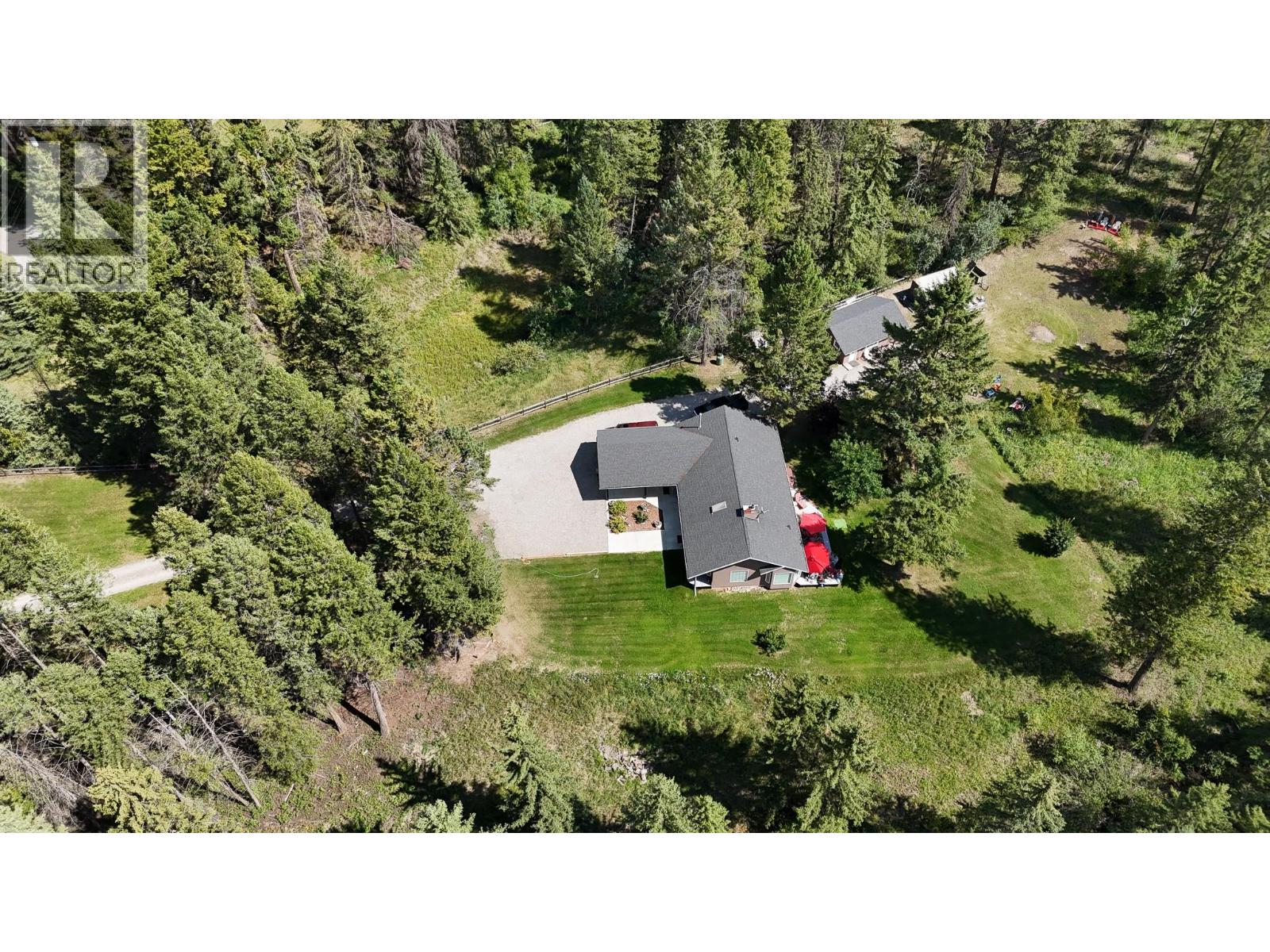 4814 Lake Rd, Windermere, BC V0B 2L2