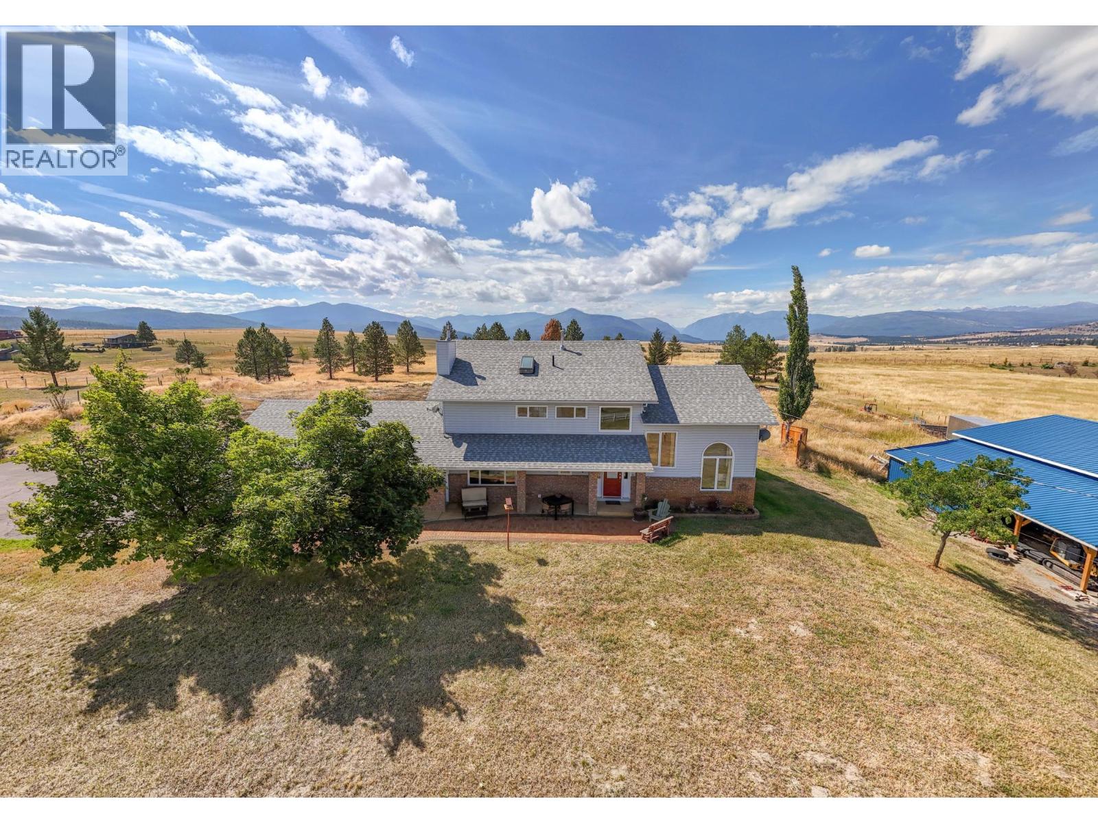 9617 Clearview Rd, Cranbrook, BC V1C 7E2