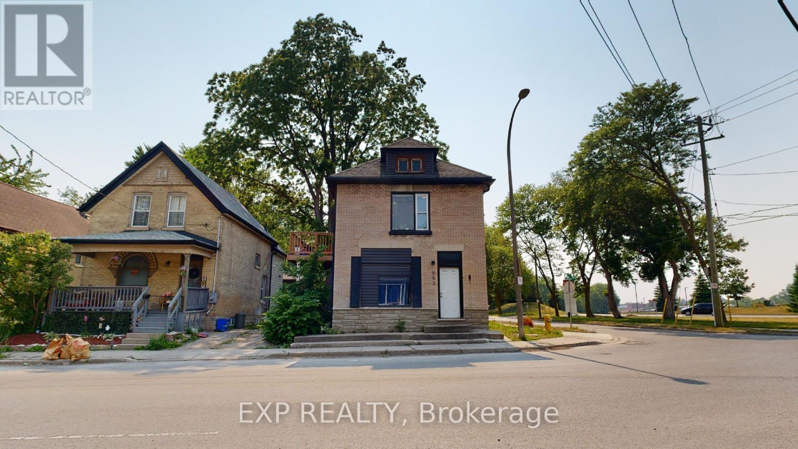 553 Quebec St, London, ON N5W 3Y9