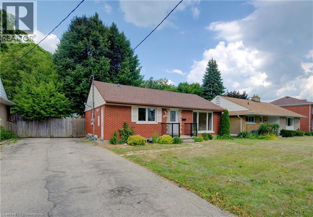 28 Jack Ave, Kitchener, ON N2M 1Z8