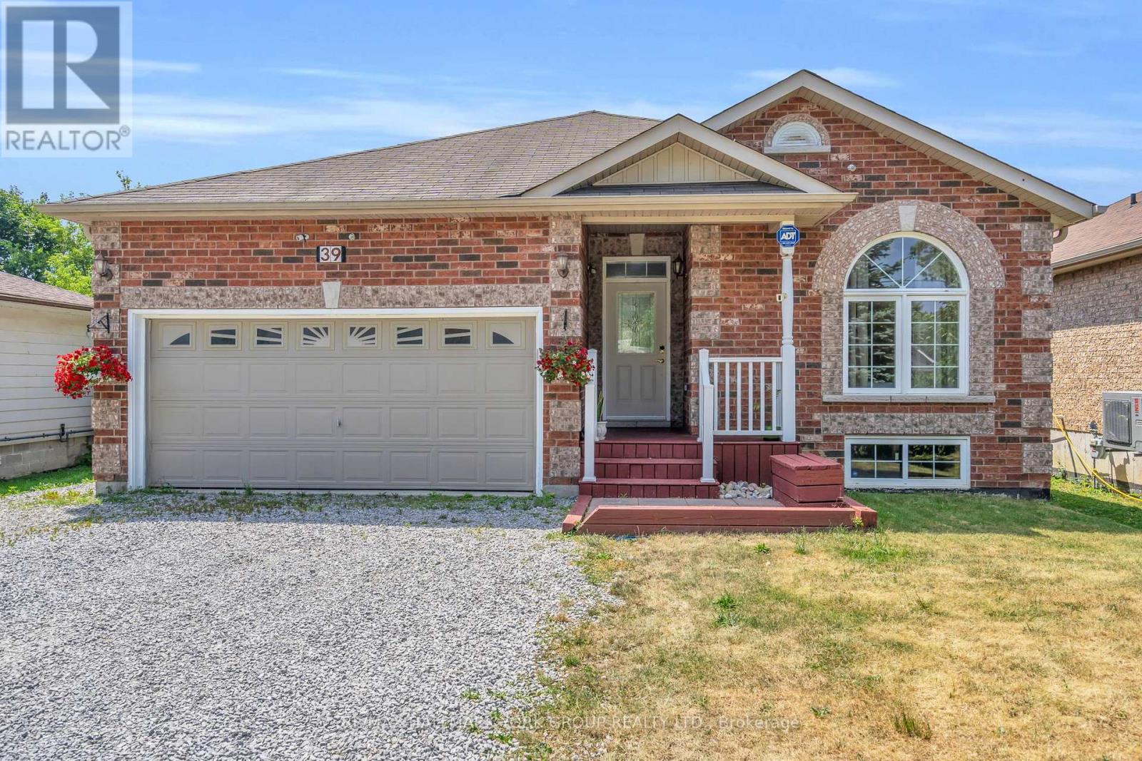 39 Farley Cir, Georgina, ON L0E 1S0