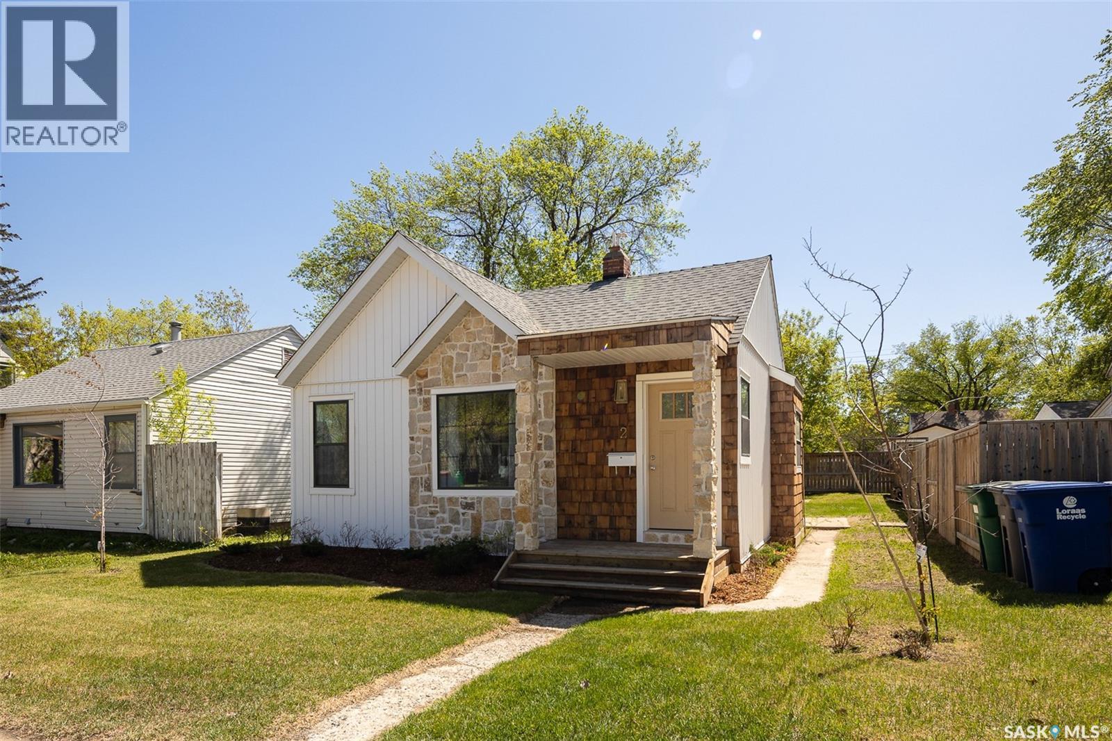 2 Connaught Pl, Saskatoon, SK S7L 1C7