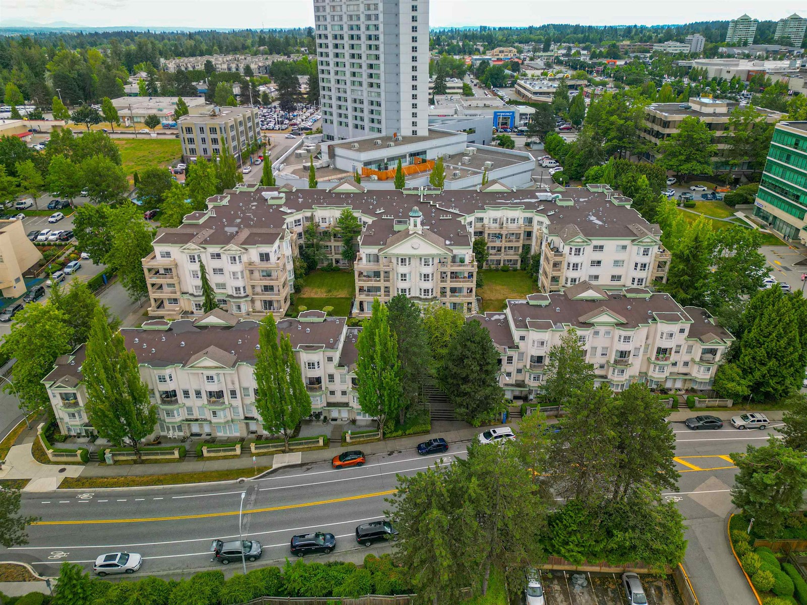 15268 105 Avenue Unit 218, Surrey, BC V3R 0W8