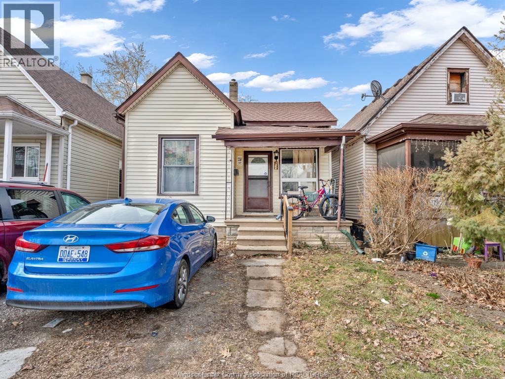 417 Bridge, Windsor, ON N9B 2M3