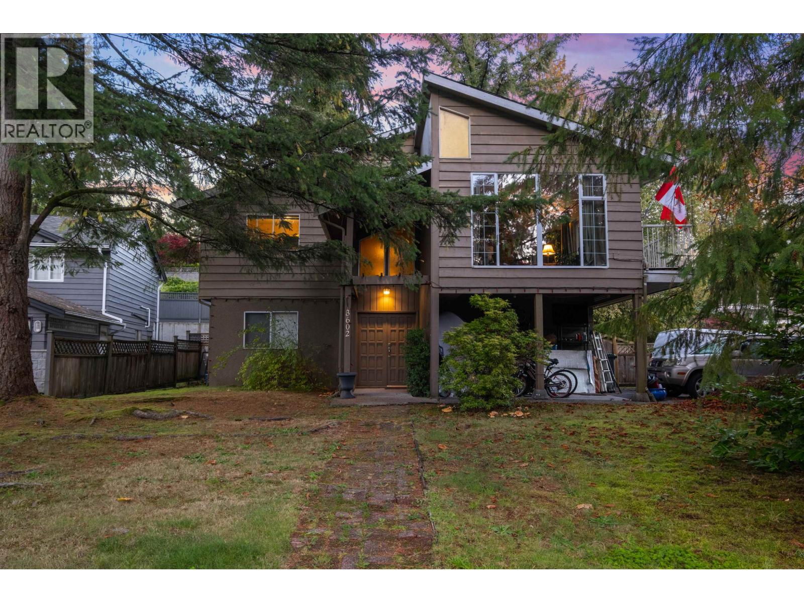 3602 Regent Ave, North Vancouver, BC V7N 2C2