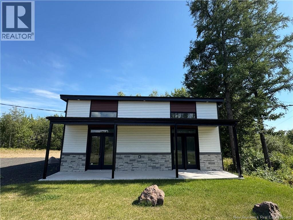 1236 Pleasant Dr, Minto, NB E4B 2V8