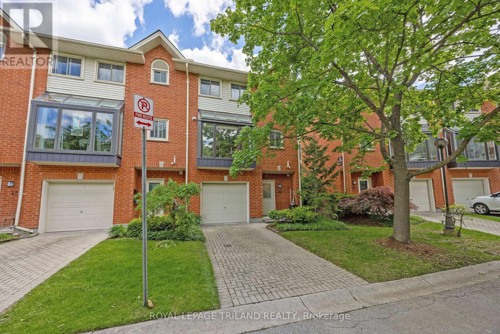 23 683 Windermere Rd, London, ON N5X 3T9