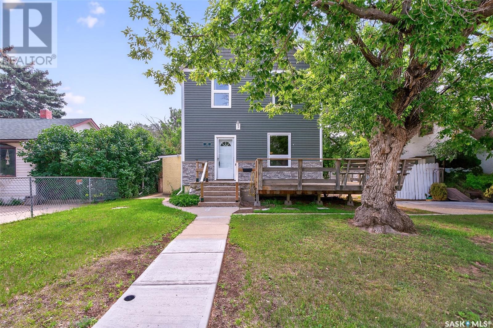 121 Lillooet St E, Moose Jaw, SK S6H 4S6