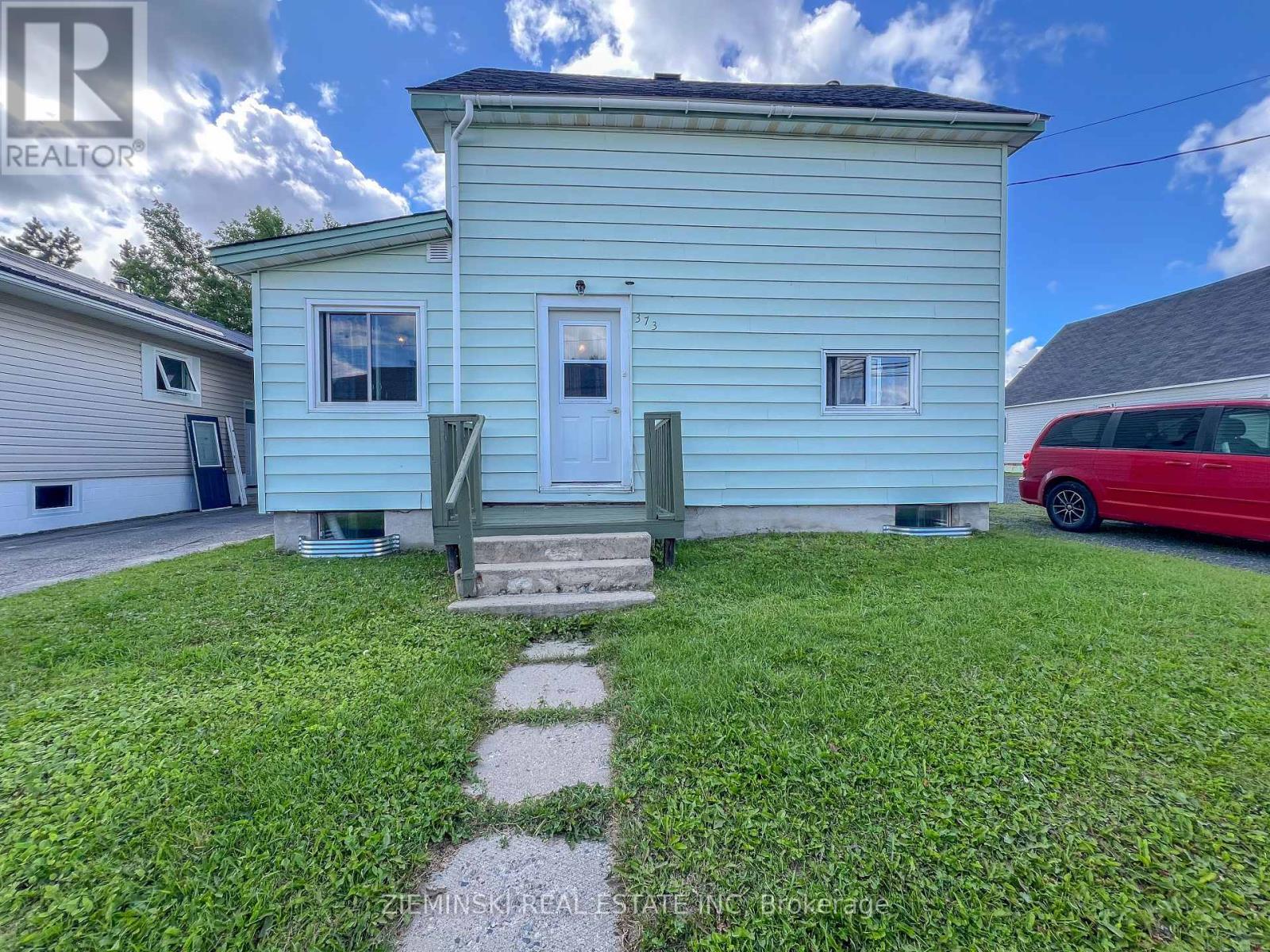 373 Diberville Ave, Iroquois Falls, ON P0K 1G0
