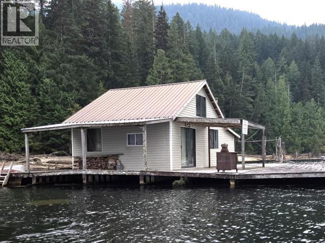 11136 Powell Lk, Powell River, BC