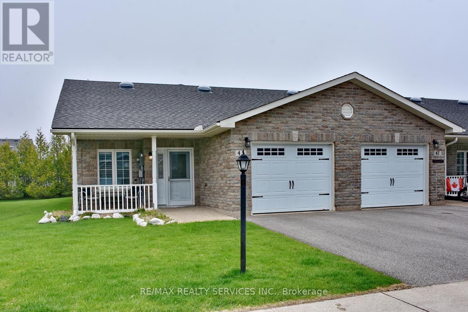 45 Clover Cres, Wasaga Beach, ON L9Z 0G4