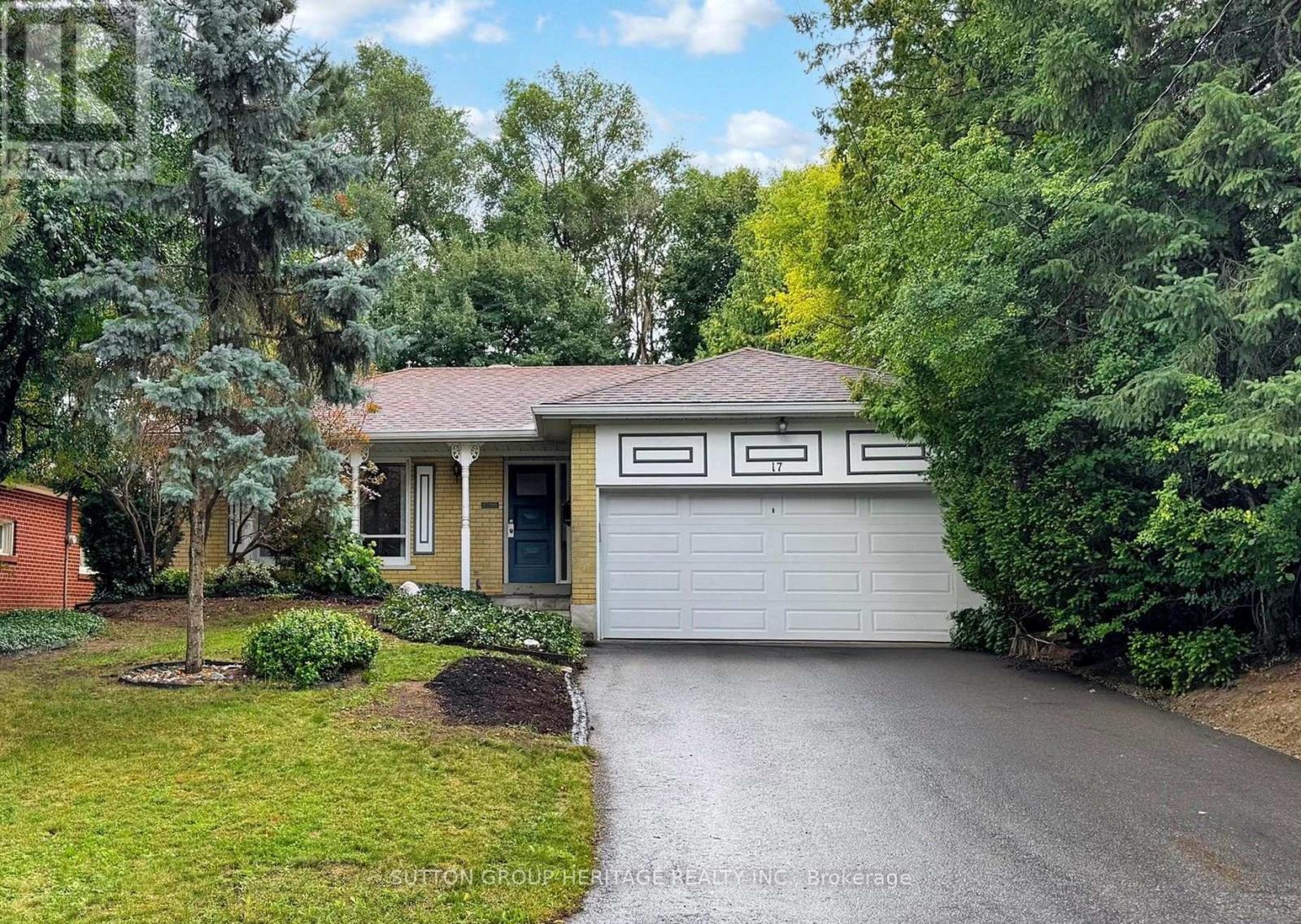 17 Brenham Cres, Toronto Newtonbrook East, ON M2M 2K9