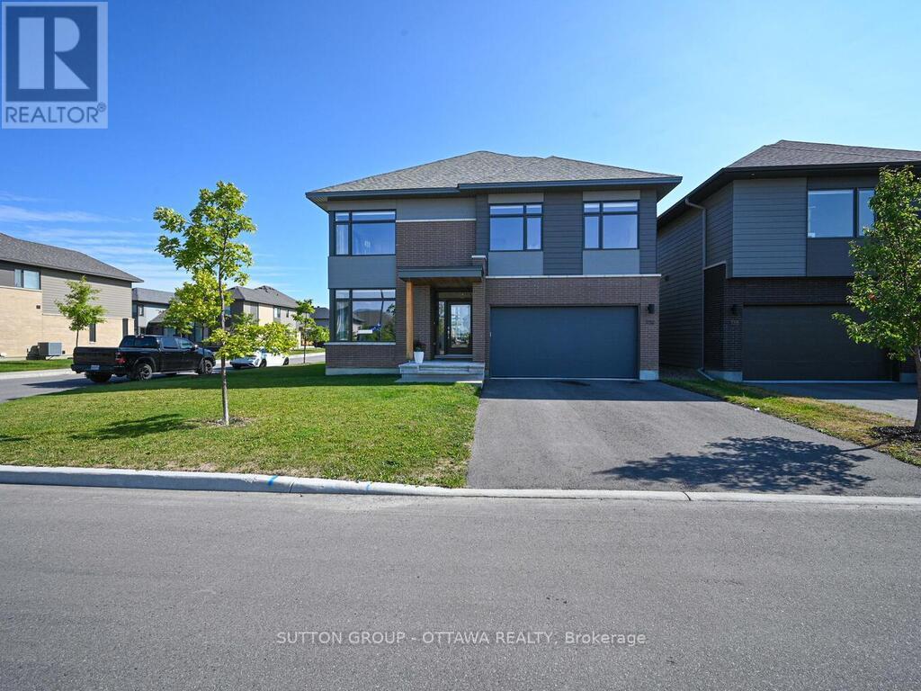 732 Wooler Pl, Ottawa, ON K1T 0T5