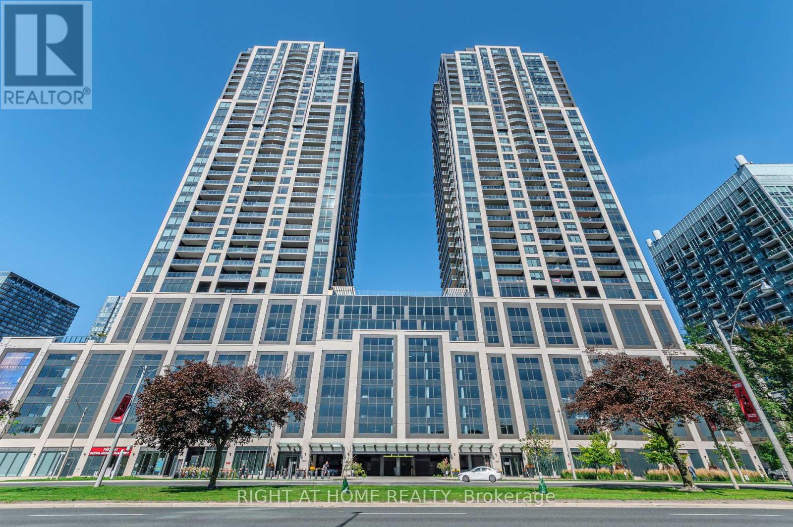 1806 1926 Lake Shore Blvd W, Toronto, ON M6S 1A1