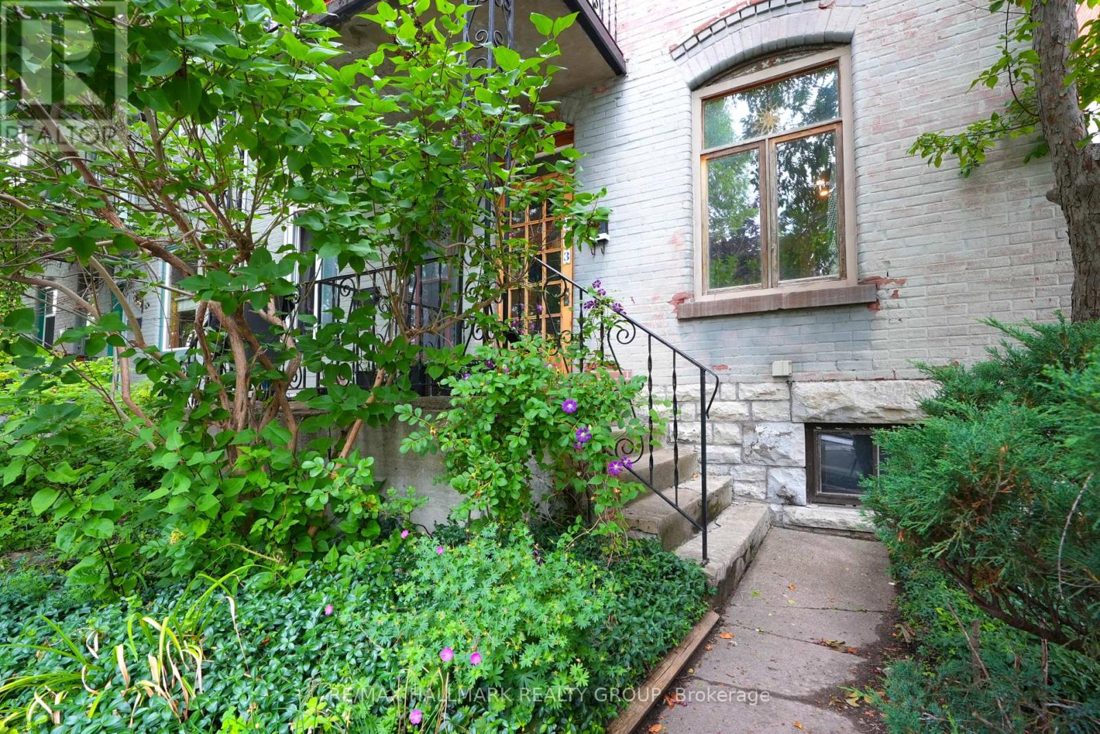 343 Somerset St E, Ottawa, ON K1N 6W6