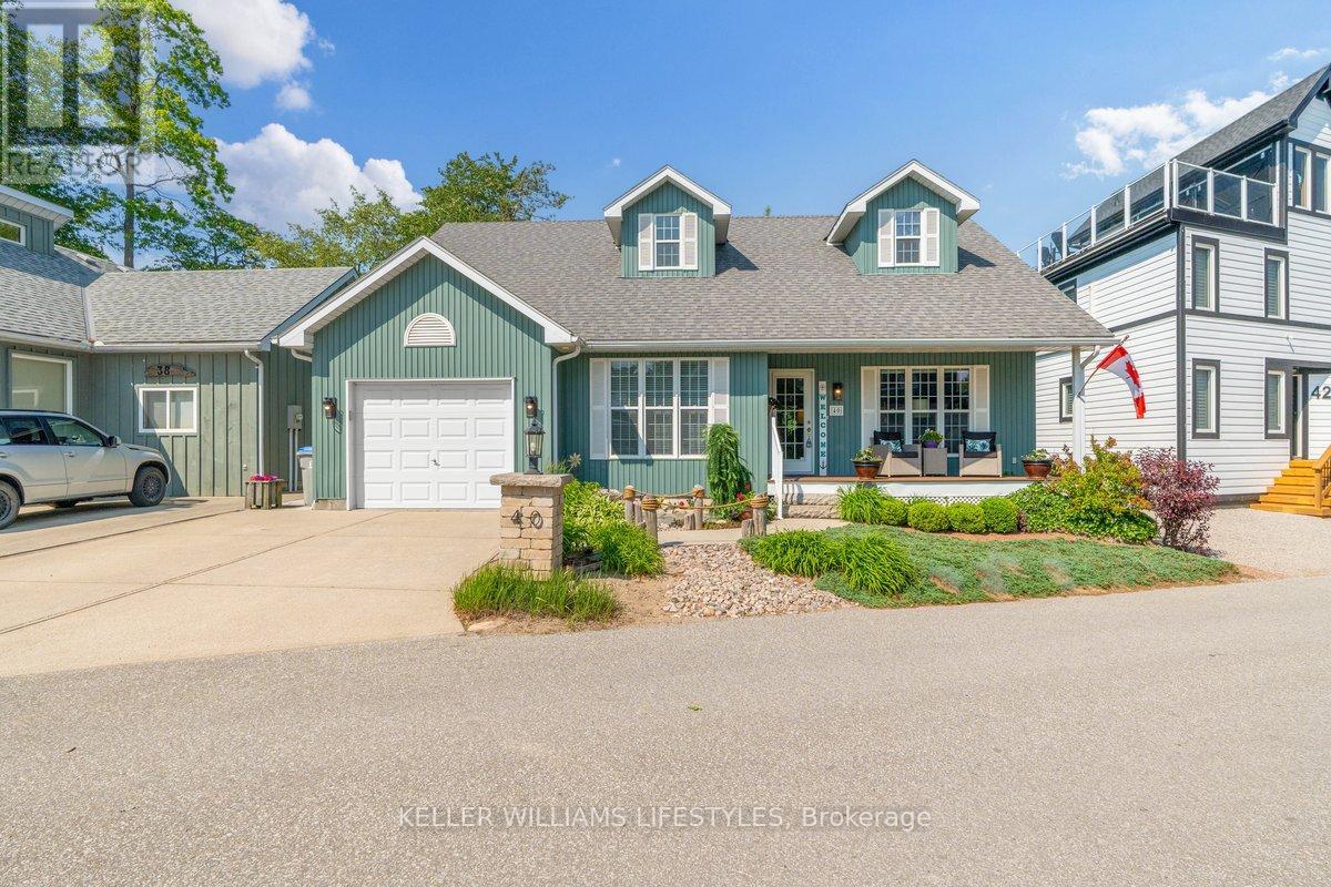 40 Lakeside Cir, Lambton Shores, ON N0M 1T0