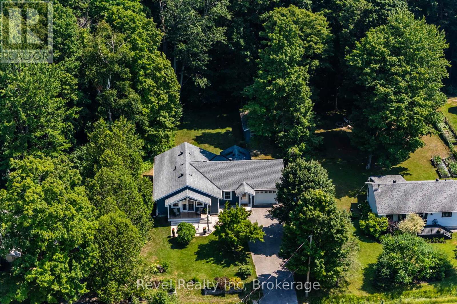 33 Belcourt Cres, Tiny, ON L9M 0M7